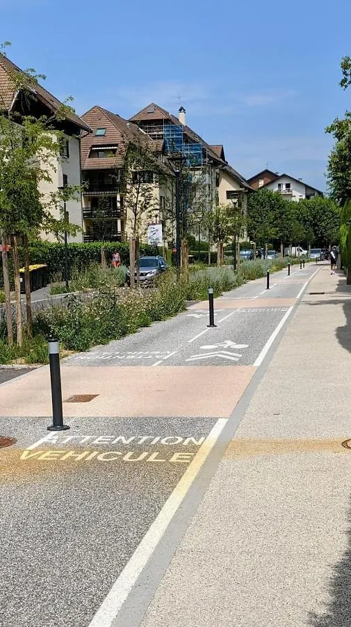 Charming Bright T2 Balcony Parking Telework Apartment Annecy